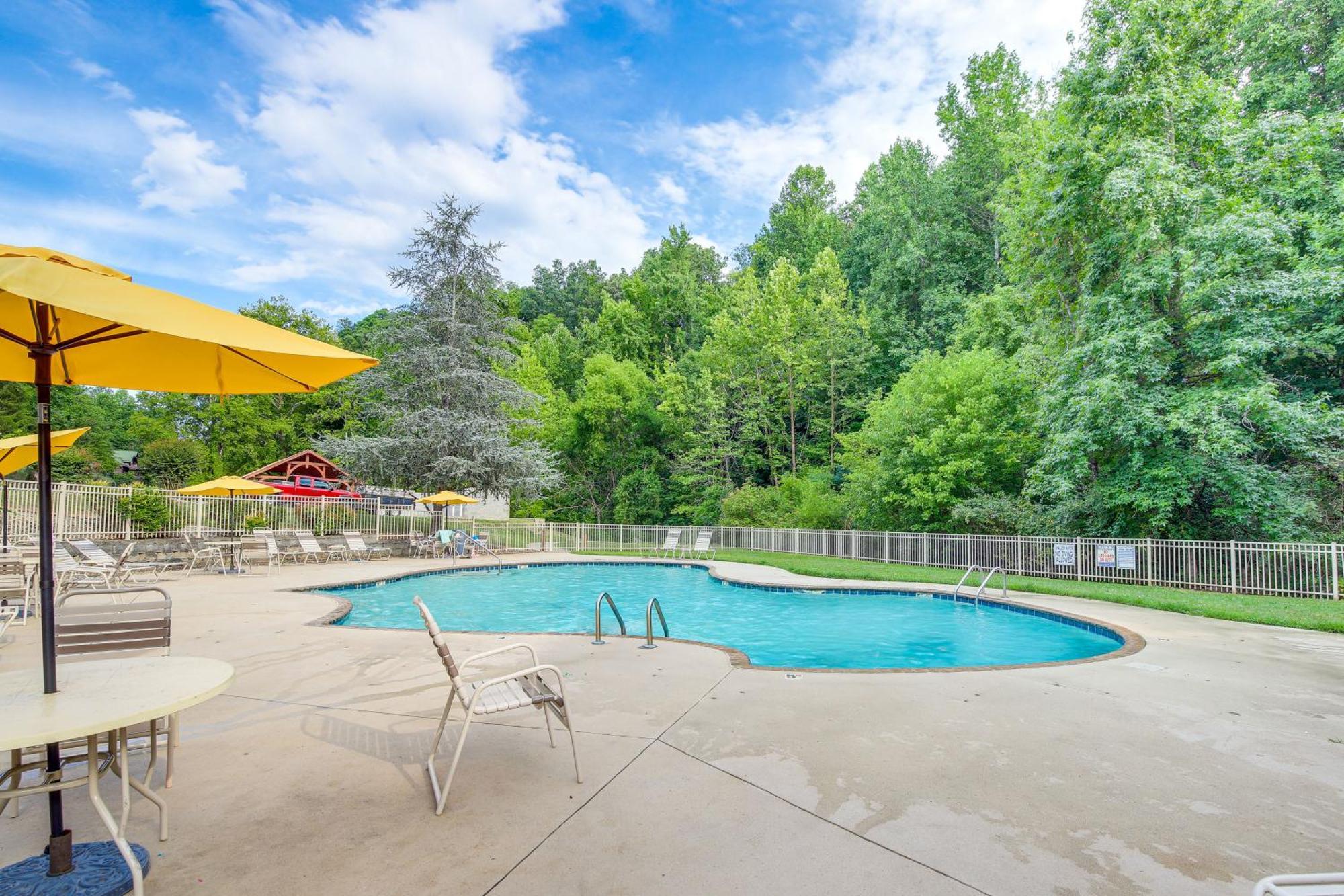 Pigeon Forge Cabin Premier Location And Hot Tub Екстериор снимка