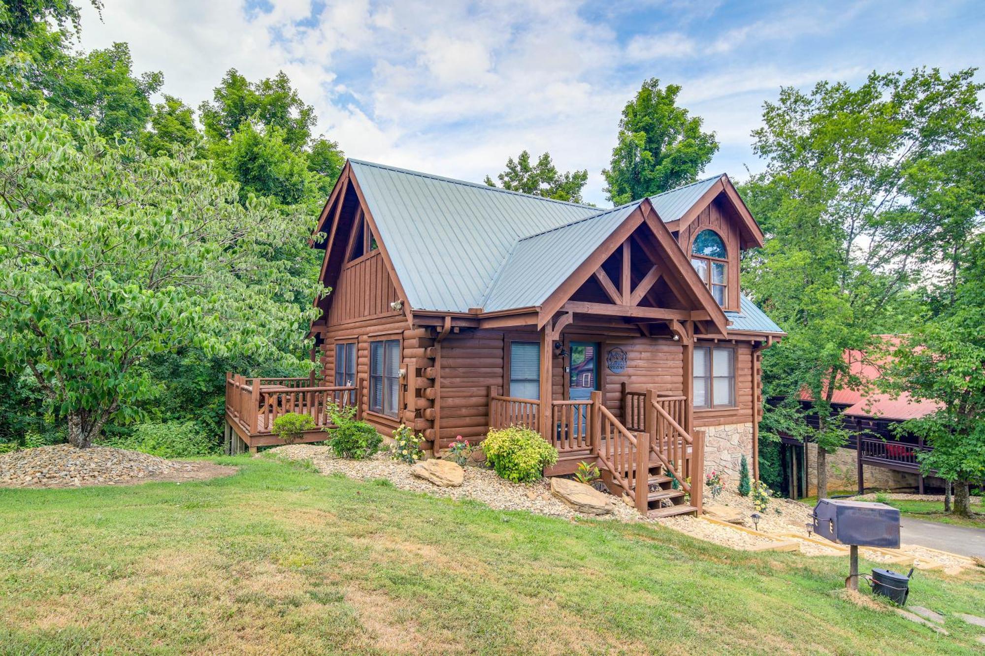 Pigeon Forge Cabin Premier Location And Hot Tub Екстериор снимка