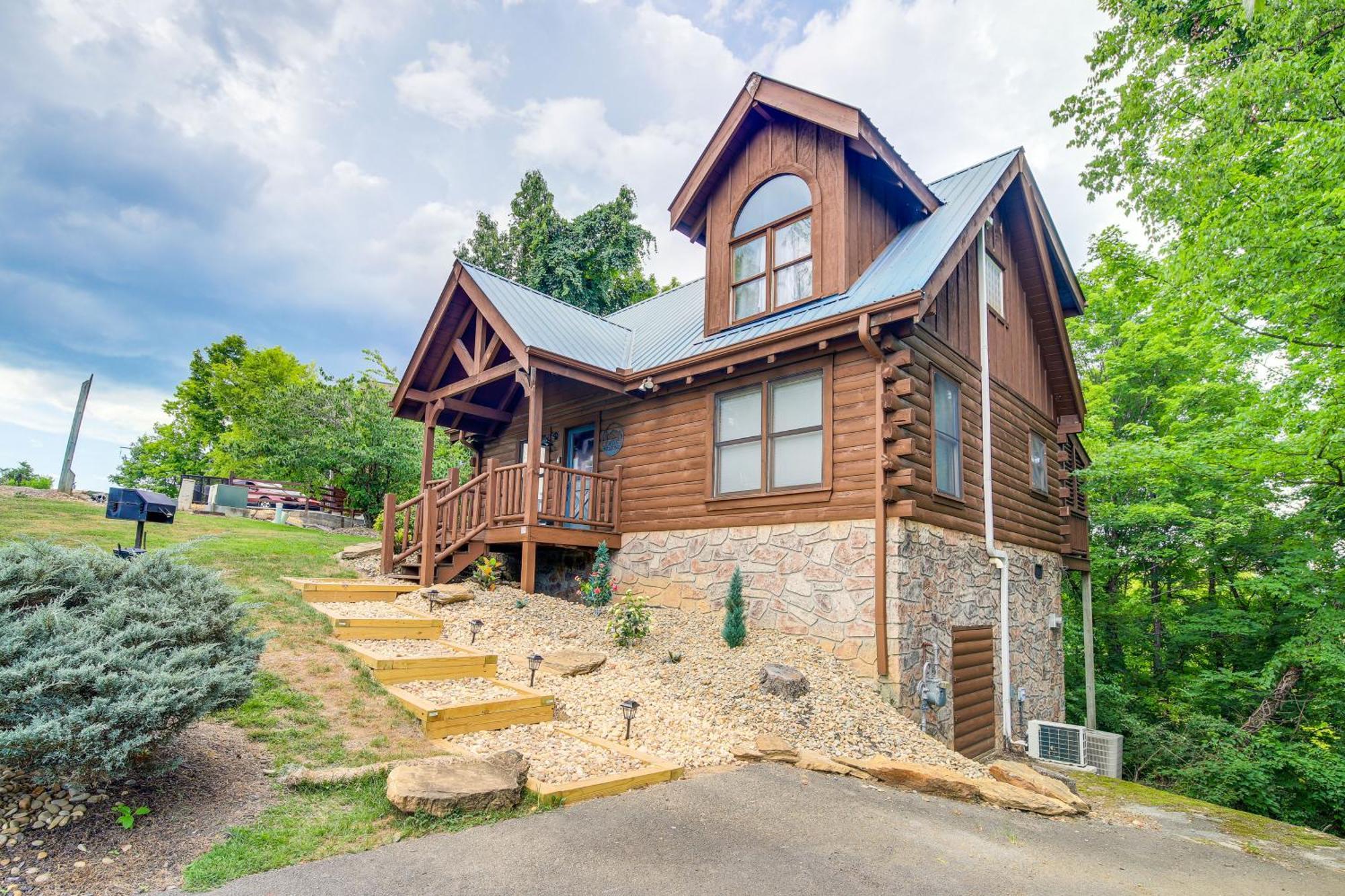 Pigeon Forge Cabin Premier Location And Hot Tub Екстериор снимка