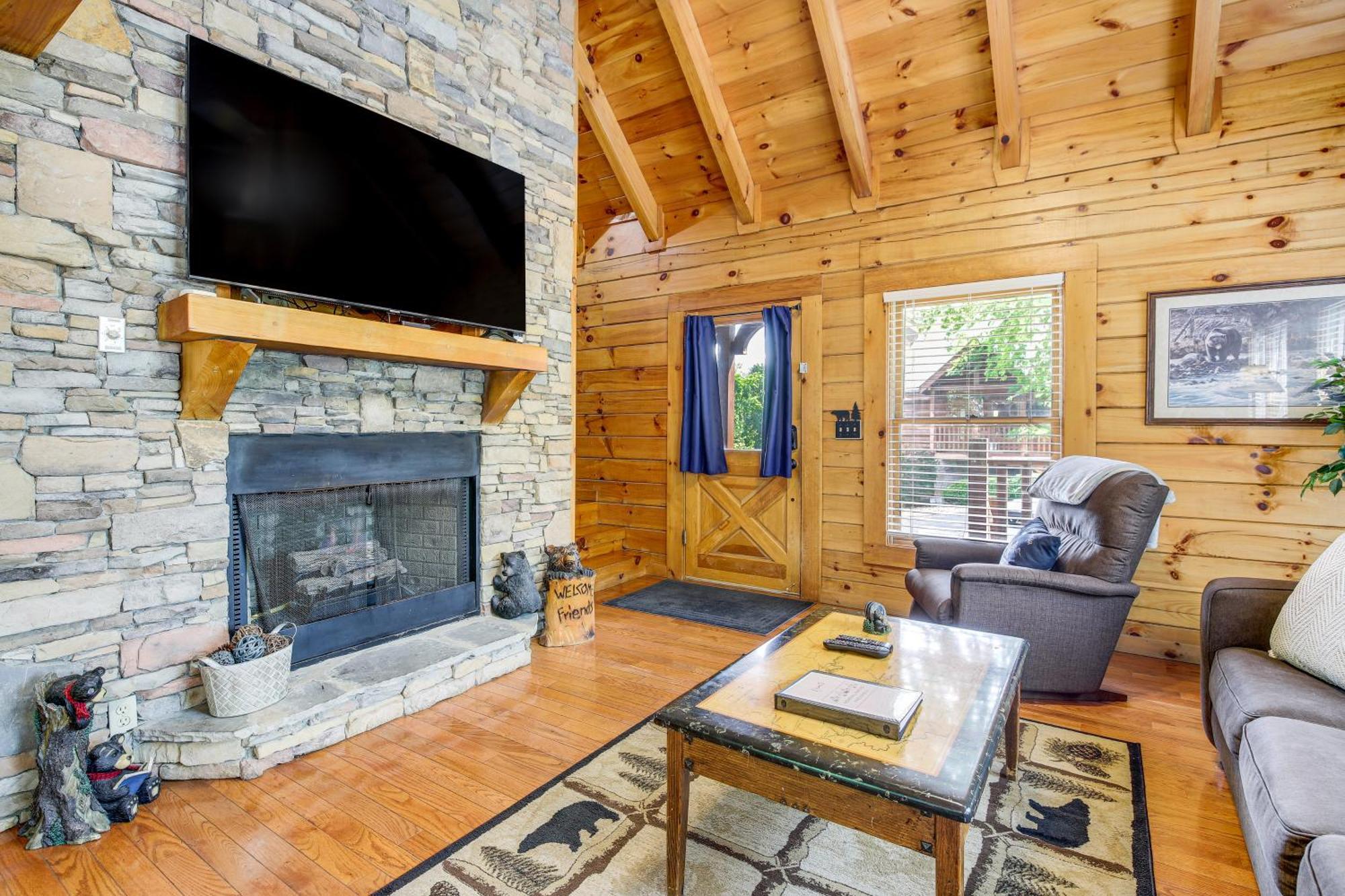 Pigeon Forge Cabin Premier Location And Hot Tub Екстериор снимка