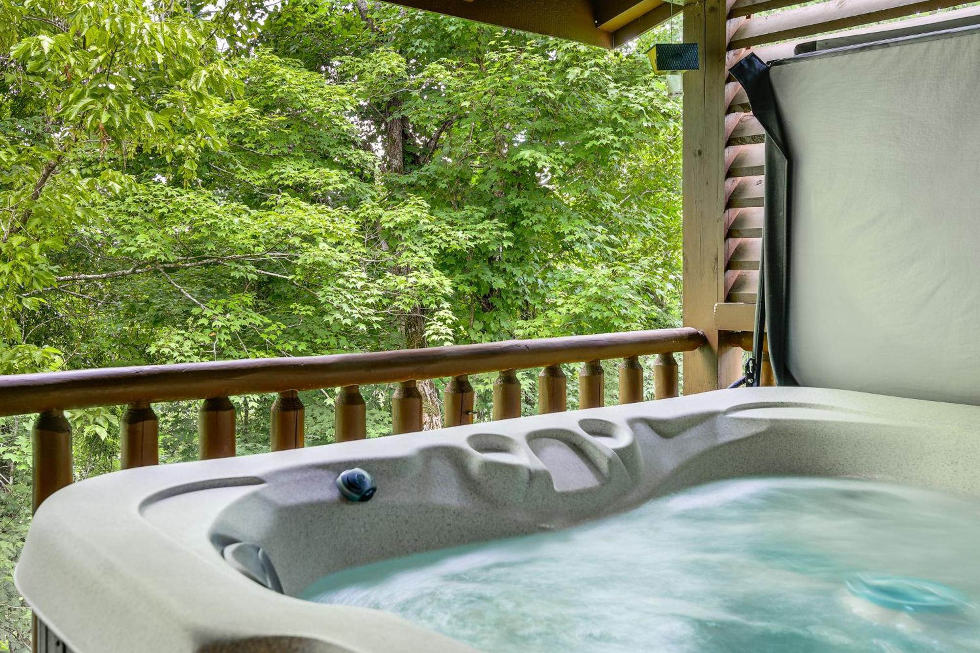 Pigeon Forge Cabin Premier Location And Hot Tub Екстериор снимка