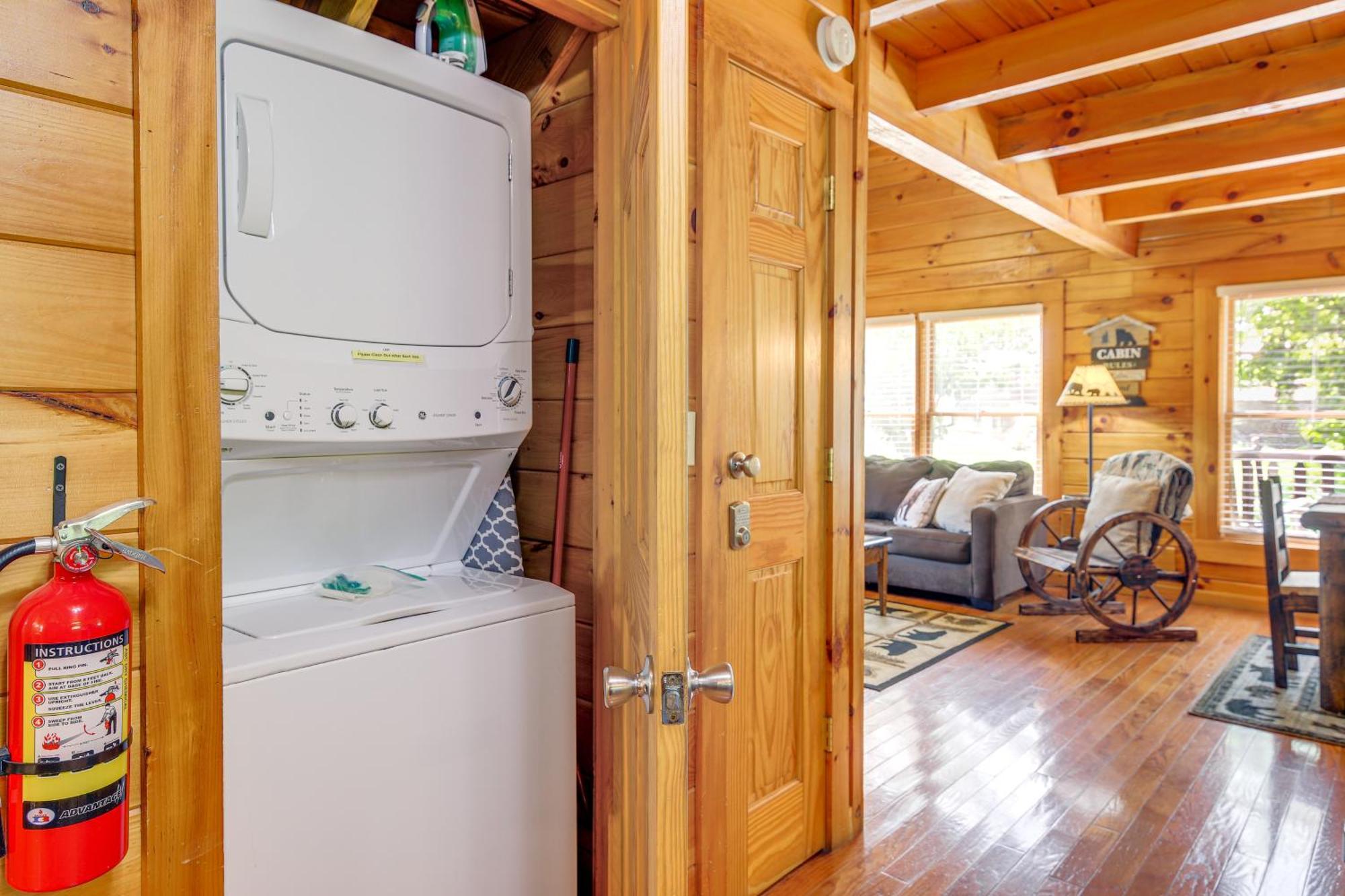 Pigeon Forge Cabin Premier Location And Hot Tub Екстериор снимка