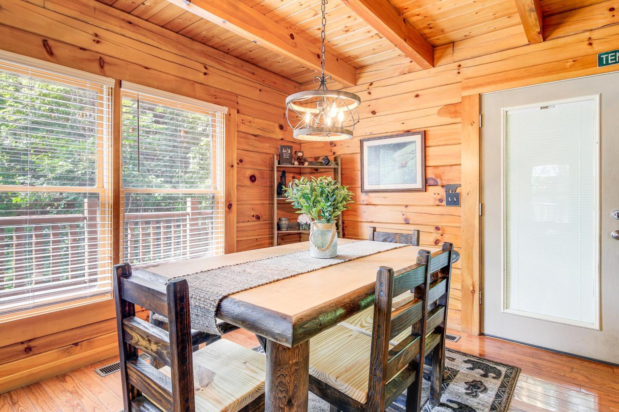 Pigeon Forge Cabin Premier Location And Hot Tub Екстериор снимка